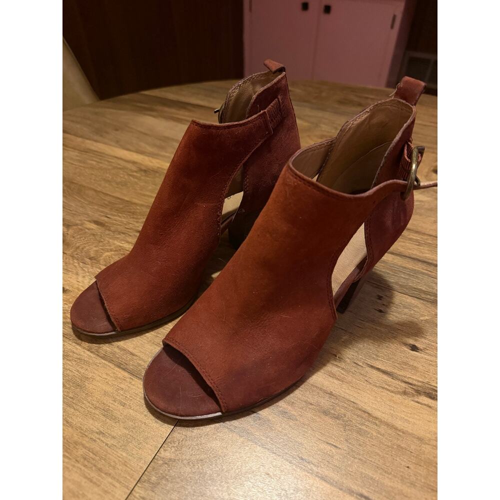Lucky Brand peep toe heels - size 8